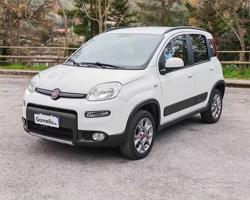 Usata Fiat Panda 4x4 S 86 CV (63 kW) 2016 Bianco Utilitaria