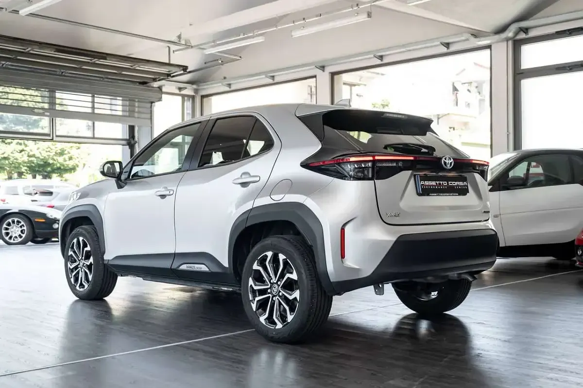 Usata Toyota Yaris Cross Trend 92 CV (67 kW) 2021 Argento SUV