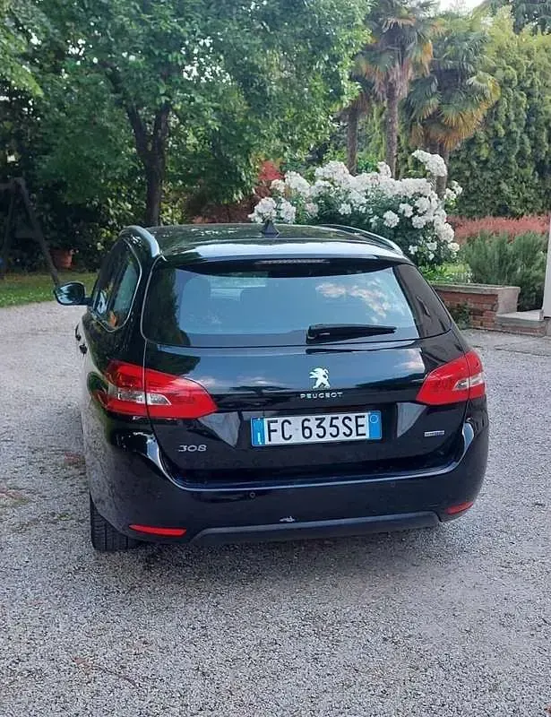 Usata Peugeot 308 SW Allure 120 CV (88 kW) 2016 Station wagon