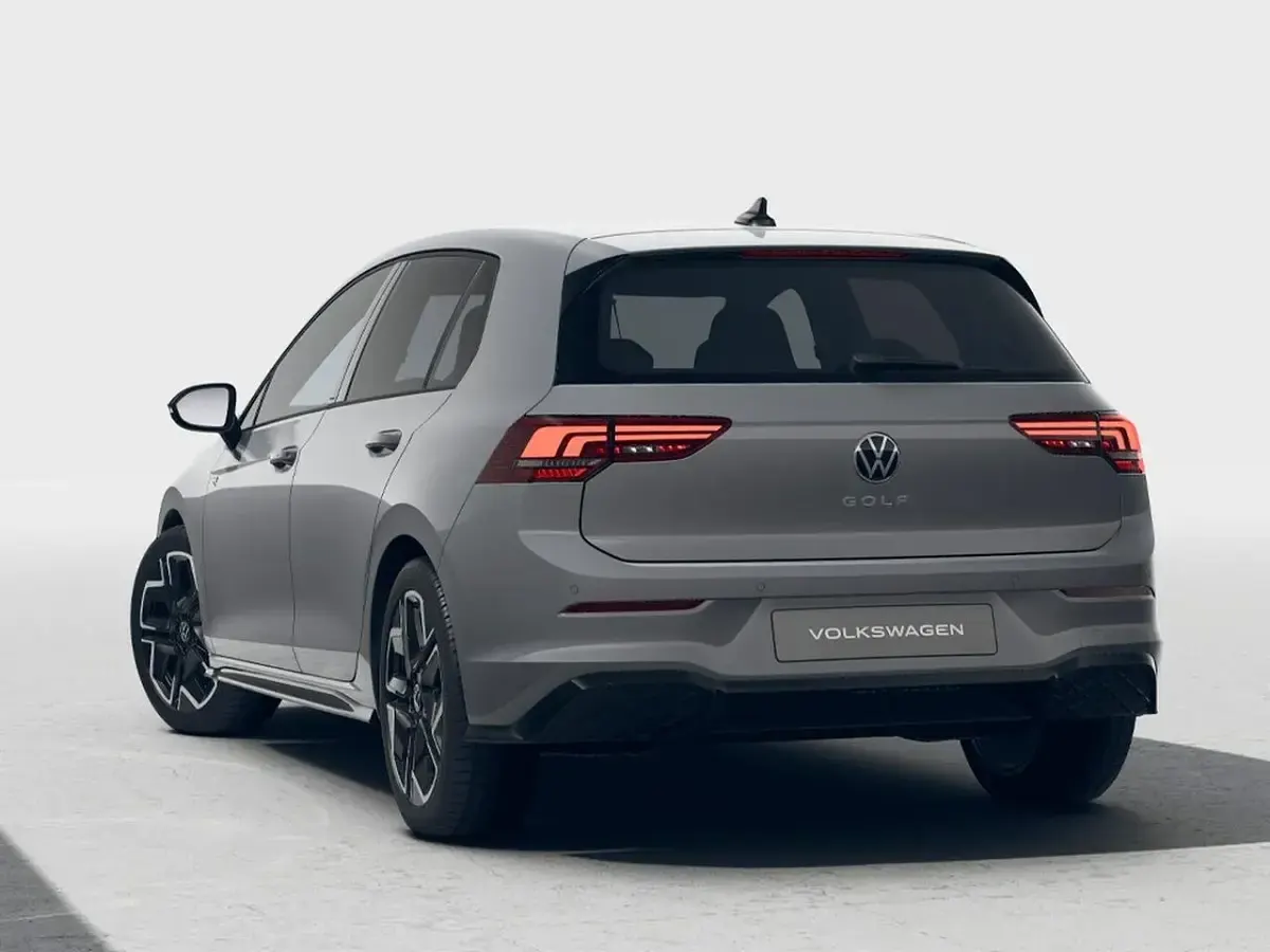 Nuova VW Golf VIII R-line Plus 150 CV (110 kW) 2026 Grigio Berlina