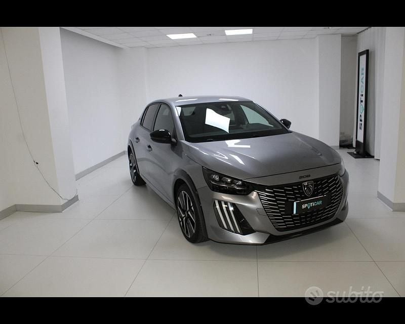 Usata Peugeot 208 GT 101 CV (74 kW) 2024 Utilitaria