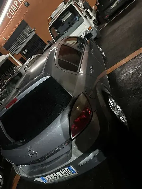Usata Opel Astra Enjoy 101 CV (74 kW) 2004 Berlina