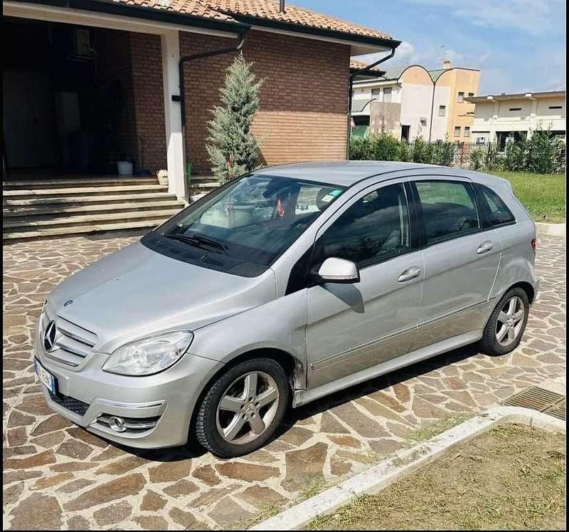 Usata Mercedes B180 109 CV (80 kW) 2009 Monovolume
