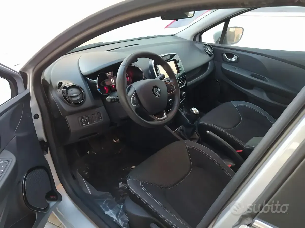 Usata Renault Clio 90 CV (66 kW) 2017 Grigio Station wagon