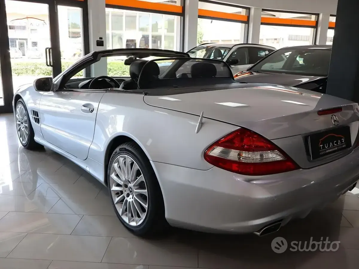 Usata Mercedes SL350 Chrome 315 CV (231 kW) 2008 Grigio Cabrio