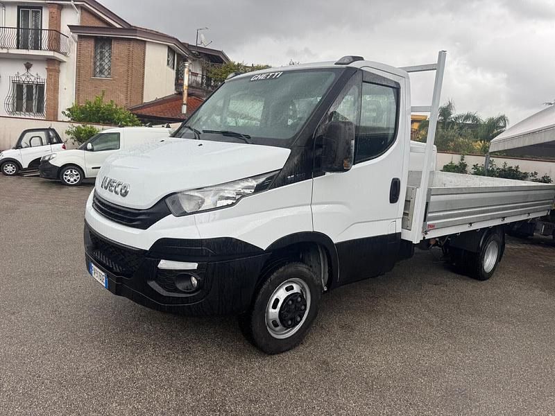 Usata Iveco Daily 115 CV (84 kW) 2018 Bianco