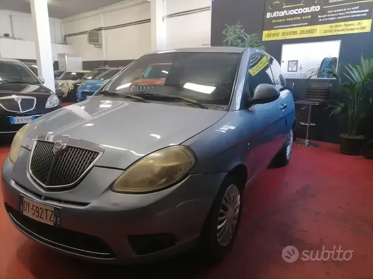Usata Lancia Ypsilon 78 CV (57 kW) 2009 Blu/azzurro Utilitaria