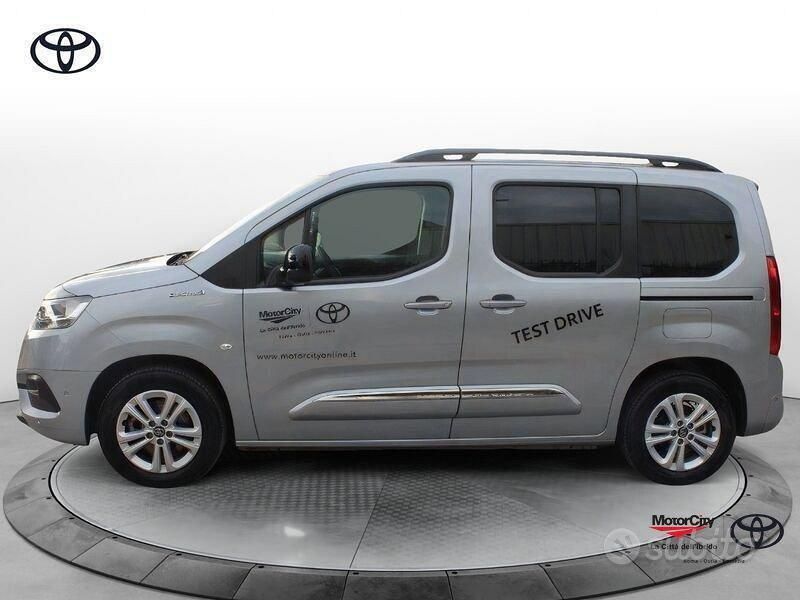 Usata Toyota Proace Verso City 56 kW (77 CV) 2023 Silver met Station wagon