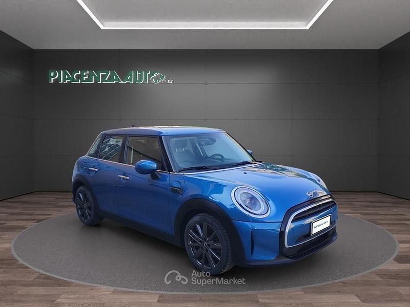 Usata Mini ONE Essential 75 CV (55 kW) 2022 Blu Utilitaria