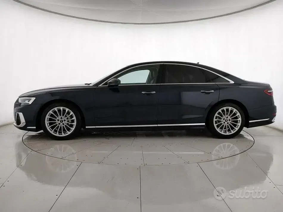 Usata Audi A8 286 CV (210 kW) 2024 Bluazzurro Berlina