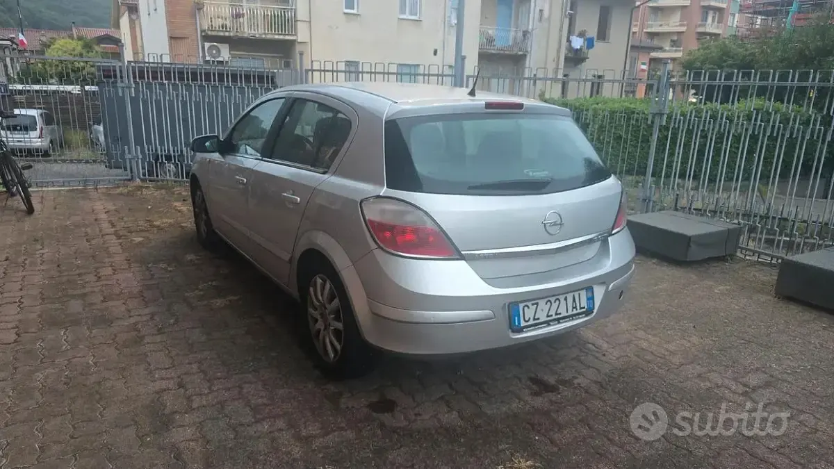 Usata Opel Astra 120 CV (88 kW) 2006 Berlina