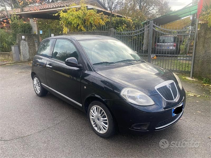 Usata 2011 Lancia Ypsilon Due volumi | 4500 € - Immagine 1/4