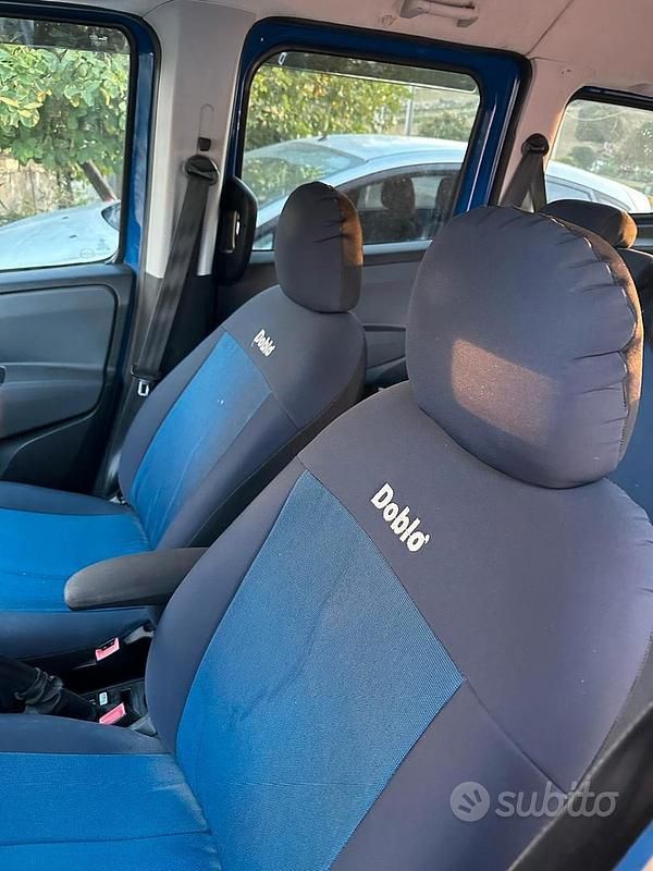 Usata Fiat Doblò 105 CV (77 kW) 2012 Blu Monovolume