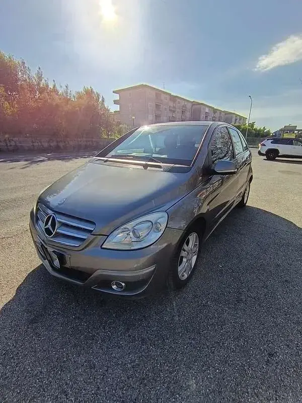 Usata Mercedes B180 Executive 109 CV (80 kW) 2011 Utilitaria
