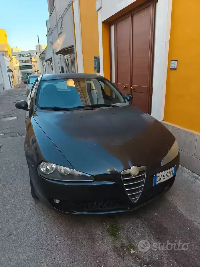 Usata Alfa Romeo 147 Progression 120 CV (88 kW) 2005 Nero Utilitaria