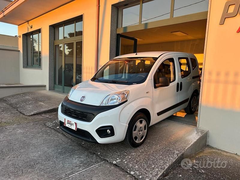 Usata Fiat Qubo Easy 77 CV (56 kW) 2018 Bianco Monovolume