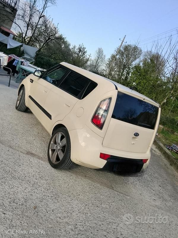 Usata Kia Soul 128 CV (94 kW) 2010 Bianco SUV