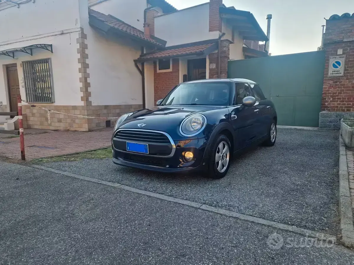 Usata Mini ONE 102 CV (75 kW) 2016 Bluazzurro Utilitaria
