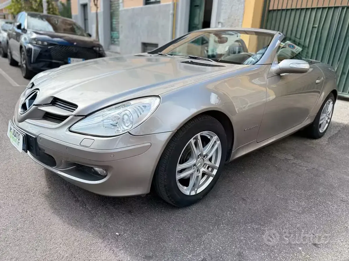 Usata Mercedes SLK200 163 CV (119 kW) 2007 Marrone Cabrio