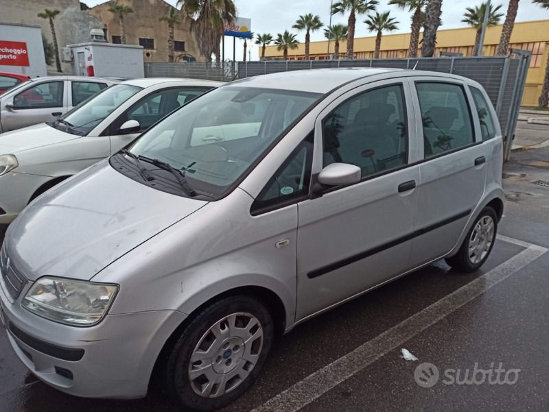 Usata Fiat Idea 70 CV (51 kW) 2006 Grigio Monovolume
