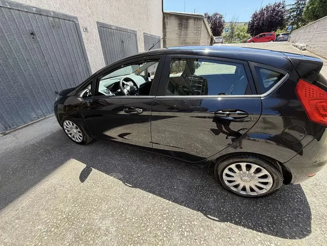 Usata Ford Fiesta 95 CV (69 kW) 2010 Berlina