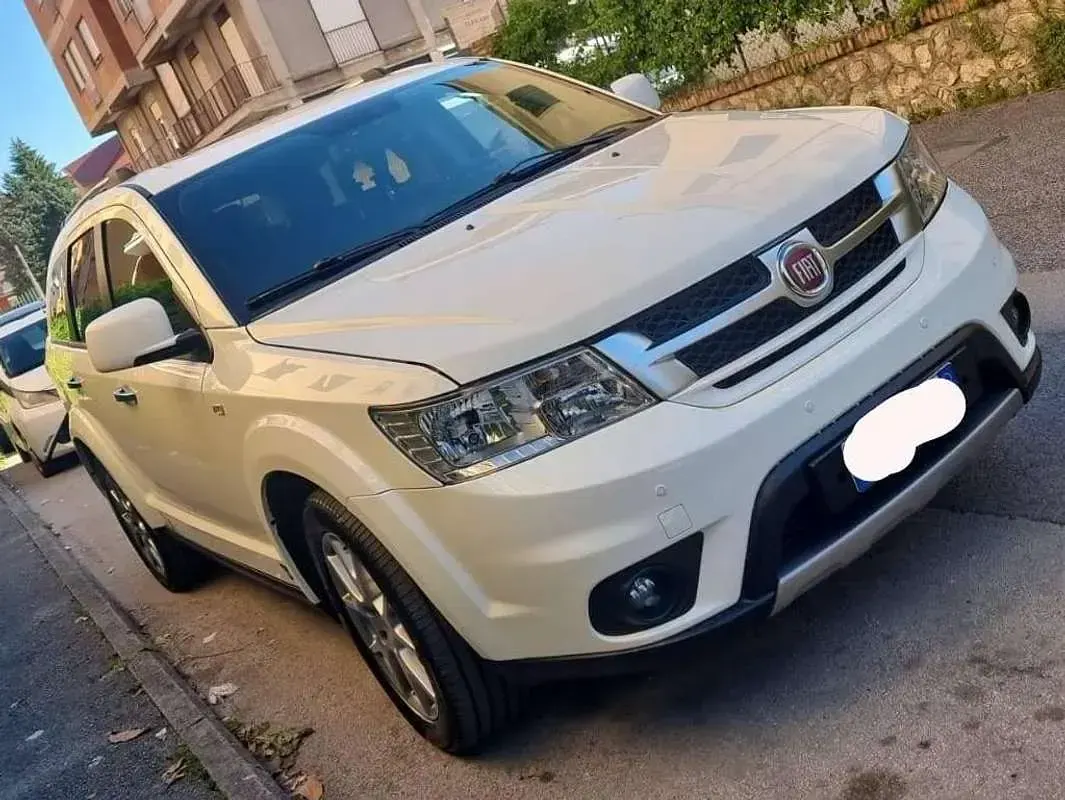 Usata Fiat Freemont Lounge 170 CV (125 kW) 2015 Bianco SUV