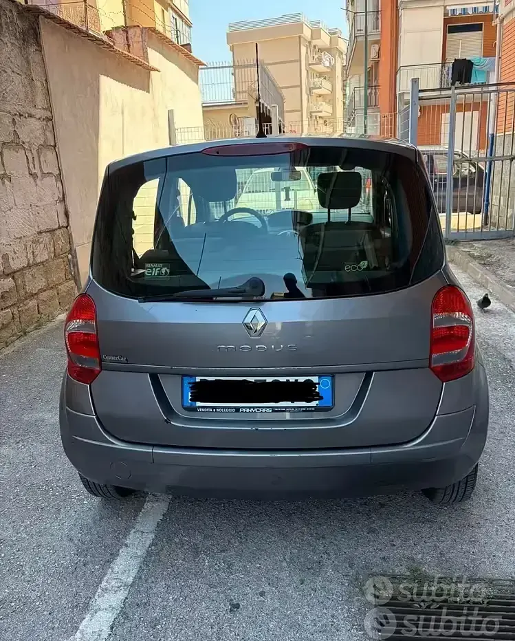 Usata Renault Modus Dynamique 75 CV (55 kW) 2009 Grigio Monovolume
