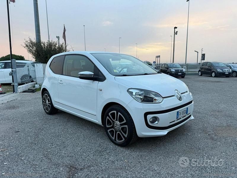 Other Usata 2014 VW up! high up! Due volumi | 6990 € (Buon prezzo) - Immagine 1/4
