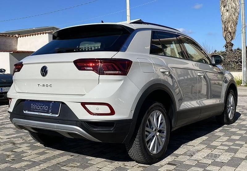 Usata VW T-Roc Life 116 CV (85 kW) 2022 Grigio SUV