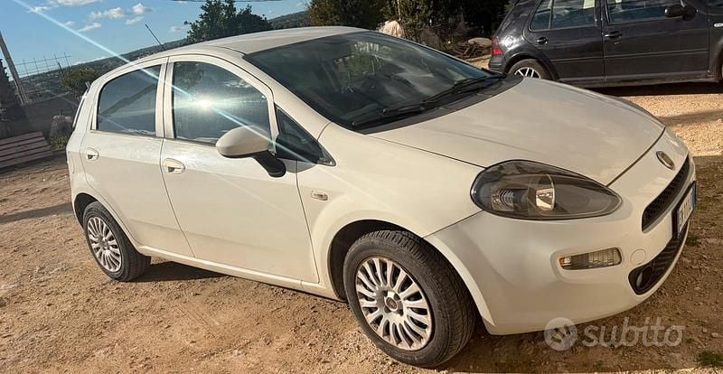 Usata Fiat Punto Pop 75 CV (55 kW) 2012 Utilitaria