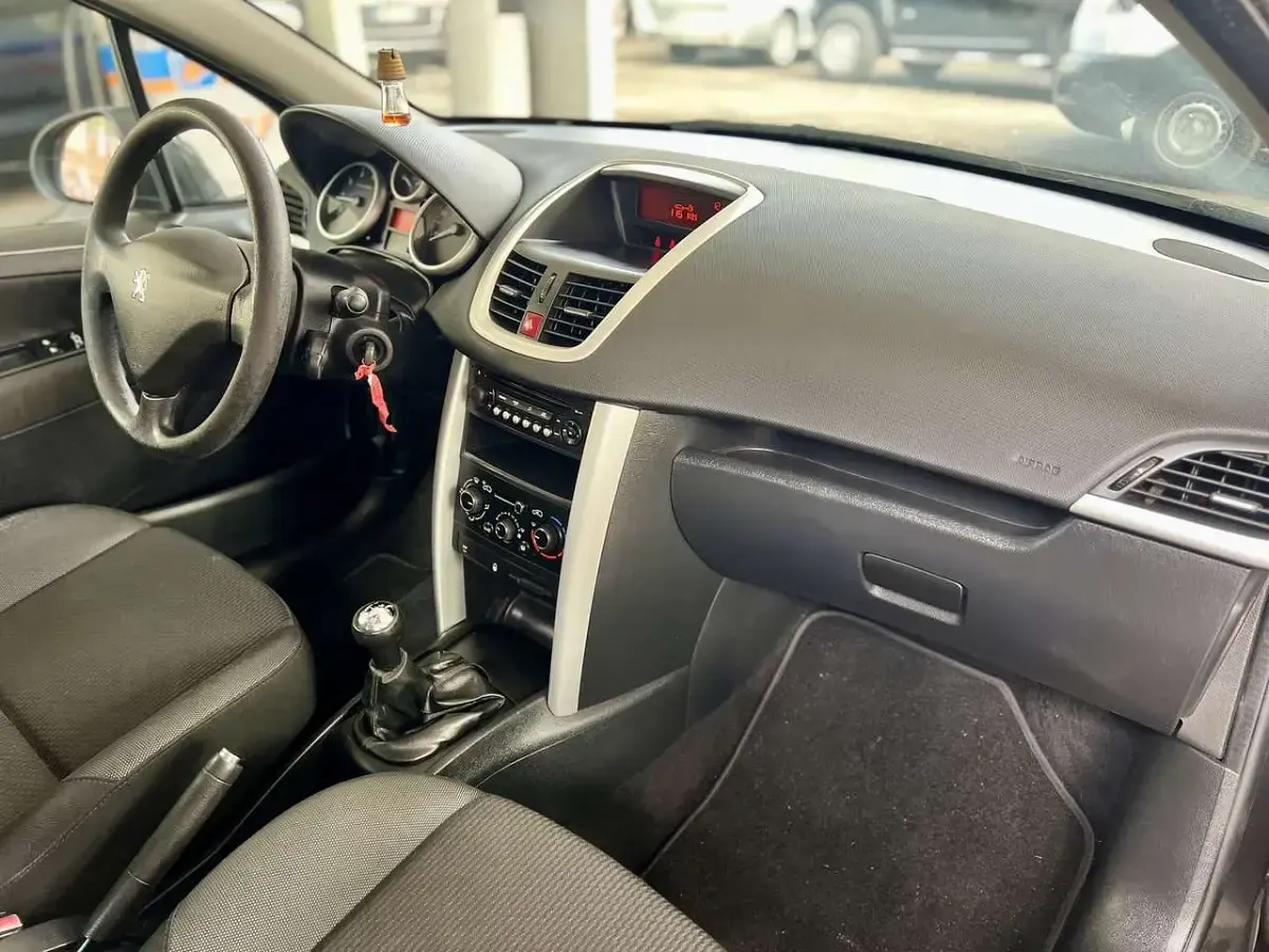 Usata Peugeot 207 73 CV (53 kW) 2012 Other Berlina