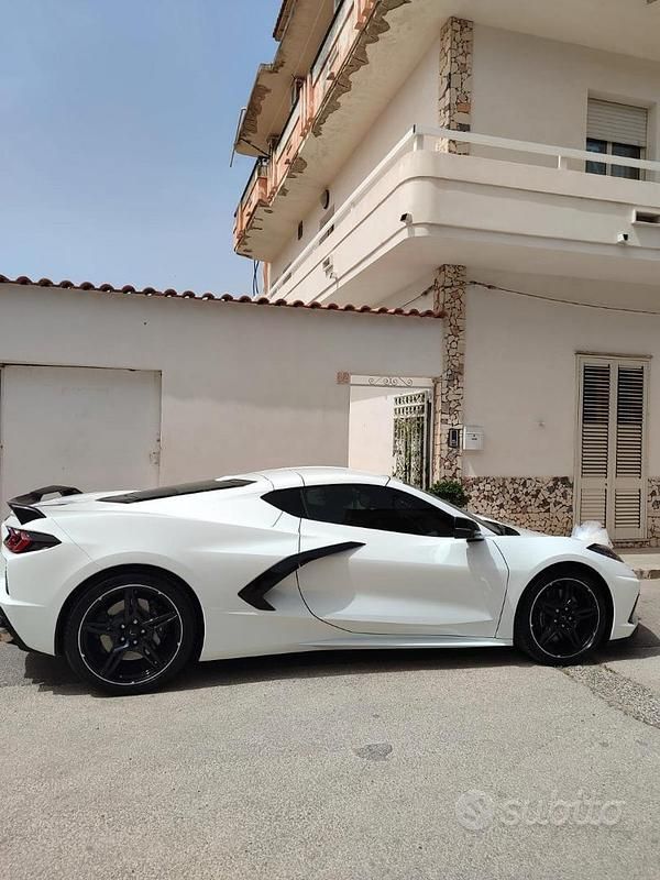 Usata Corvette Stingray 481 CV (353 kW) 2023 Bianco Monovolume