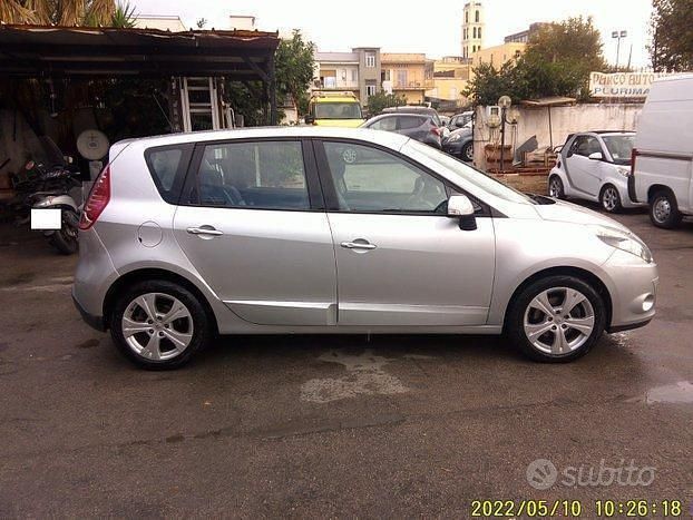 Usata Renault Scénic III Bose Edition 130 CV (95 kW) 2011 Grigio Monovolume