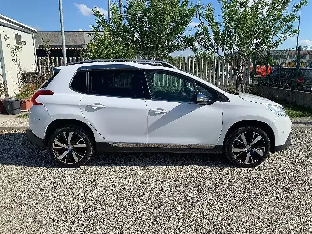 Usata Peugeot 2008 Allure 110 CV (80 kW) 2016 Bianco SUV