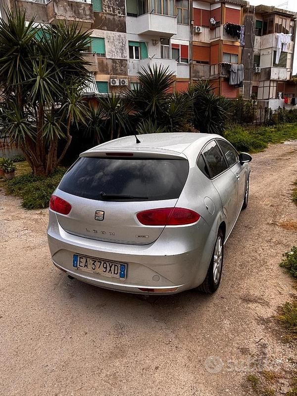 Usata Seat Leon 2011 Grigio Utilitaria