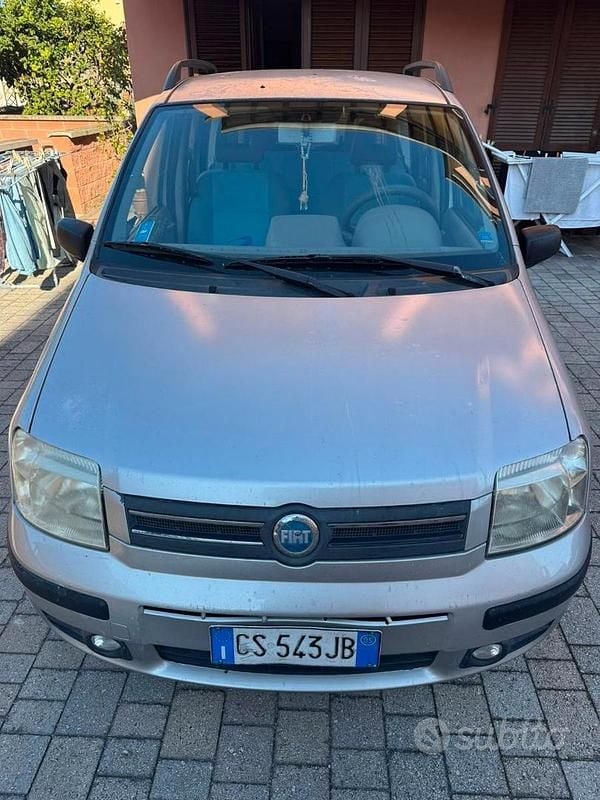 Grigio Usata 2005 Fiat Panda Dynamic Tre volumi | 2000 € (Ottimo prezzo) - Immagine 1/4