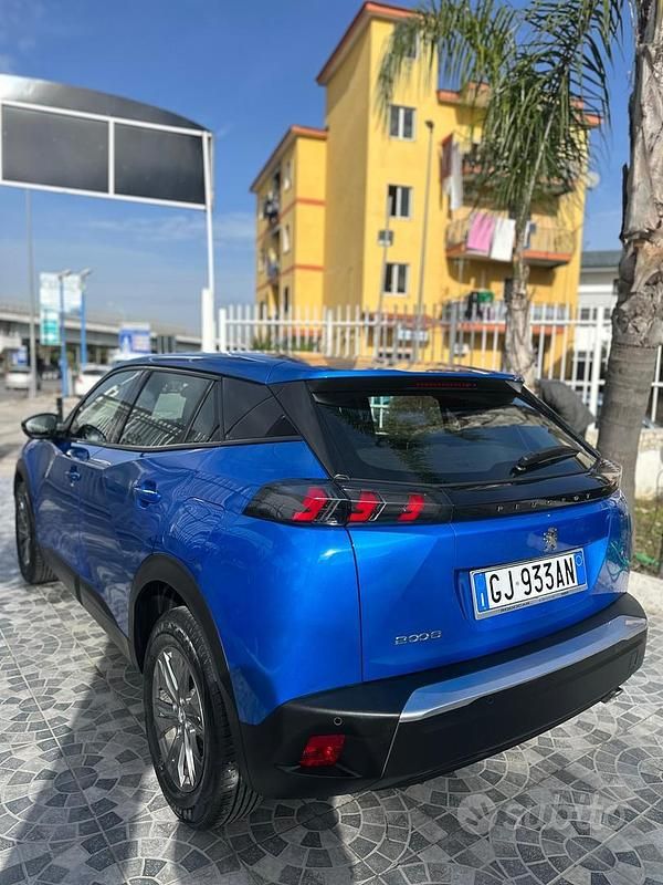 Usata Peugeot 2008 Allure 110 CV (80 kW) 2022 Blu SUV
