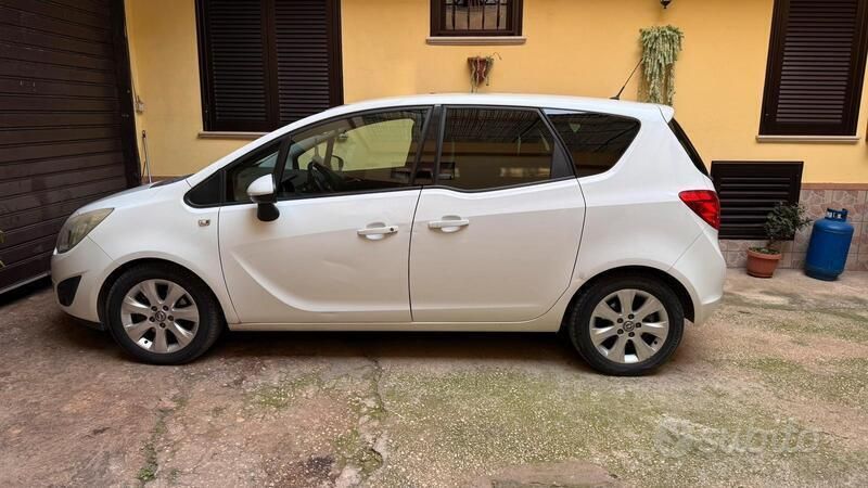 Usata 2013 Opel Meriva Monovolume | 2999 € (Buon prezzo) - Immagine 1/4