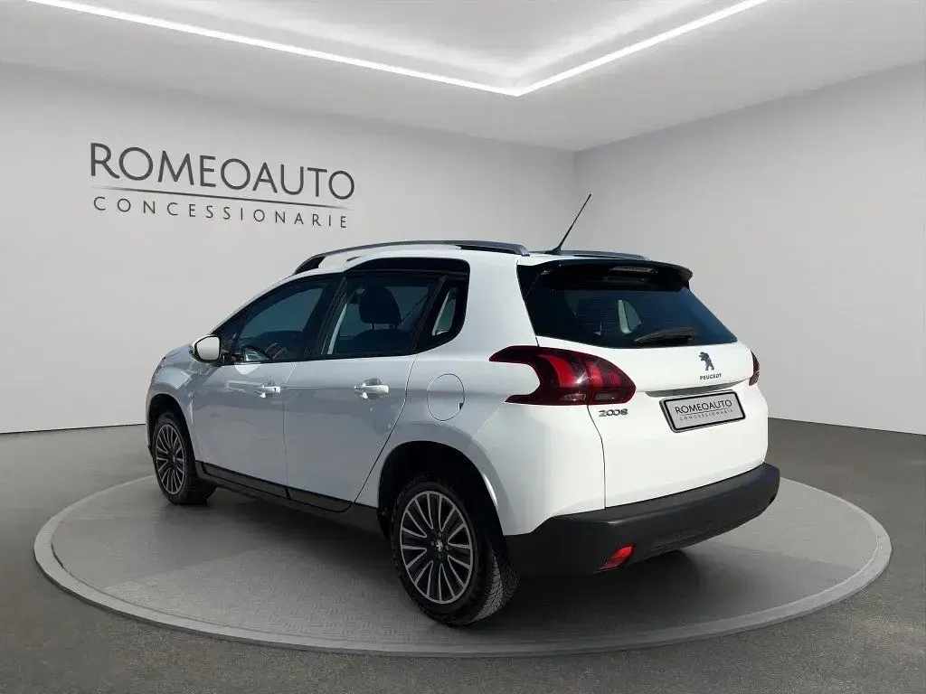 Usata Peugeot 2008 Active 82 CV (60 kW) 2019 Bianco SUV