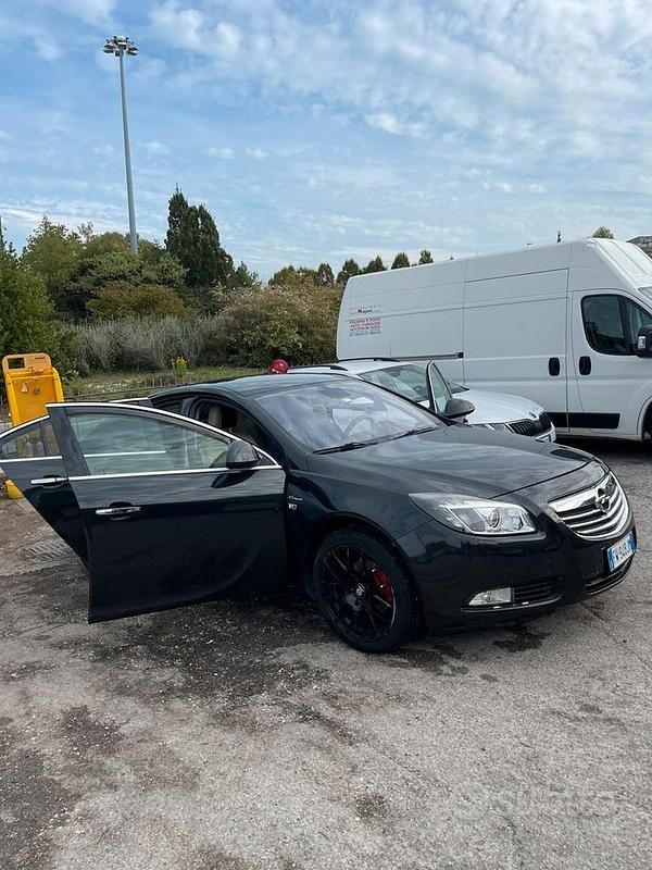 Usata Opel Insignia 130 CV (95 kW) 2011 Nero Coupé