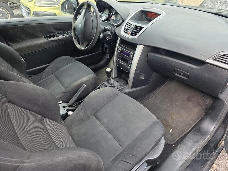 Usata Peugeot 207 110 CV (80 kW) 2006 Nero Utilitaria