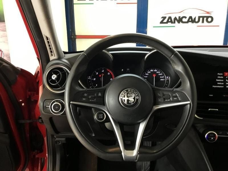 Usata Alfa Romeo Giulia Tech Edition 160 CV (117 kW) 2020 Rosso Berlina