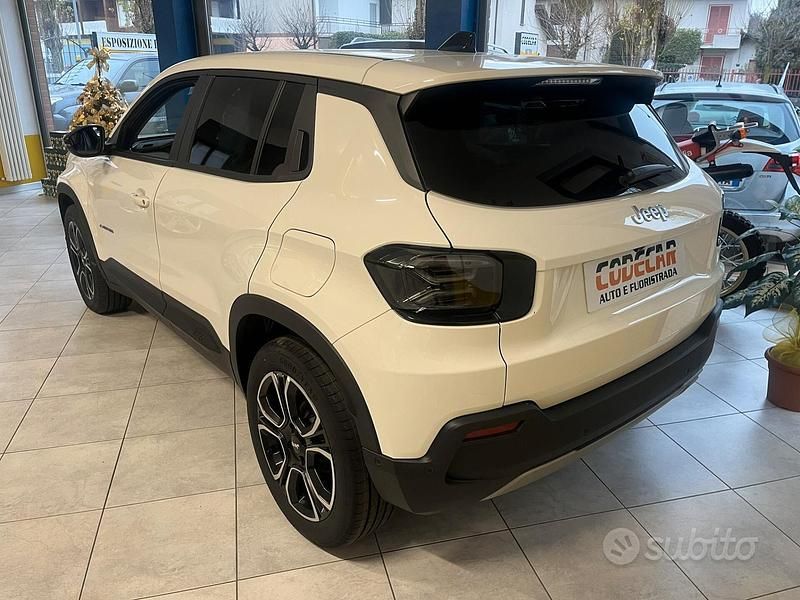 Usata Jeep Avenger Summit 101 CV (74 kW) 2024 Bianco SUV