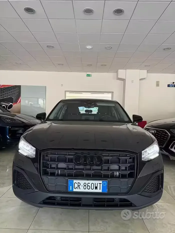 Usata Audi Q2 Business 116 CV (85 kW) 2024 Grigio SUV