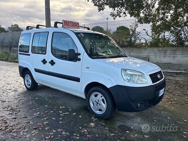 Usata Fiat Doblò Active 103 CV (75 kW) 2009 Bianco Monovolume