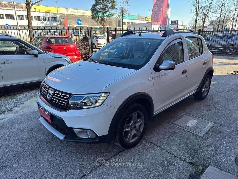 Usata Dacia Sandero Comfort 101 CV (74 kW) 2021 Bianco Berlina