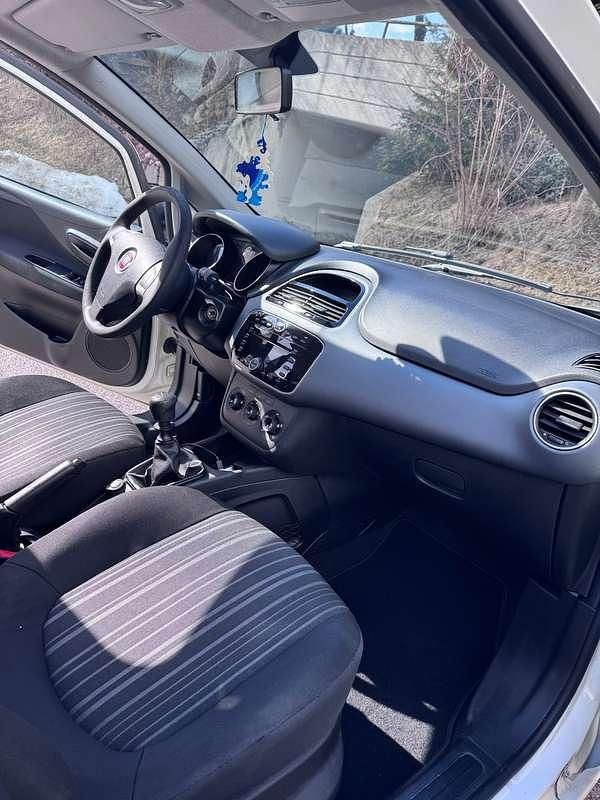 Usata Fiat Punto Evo Active 77 CV (56 kW) 2012 Bianco Utilitaria