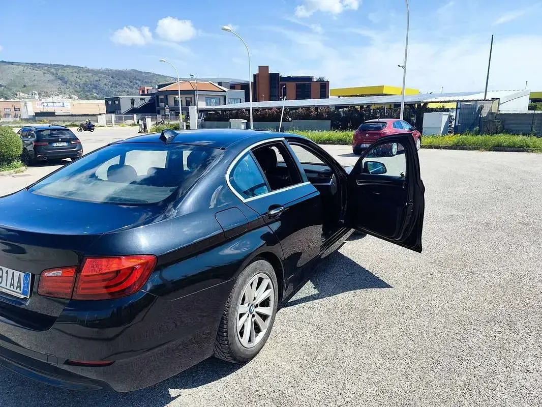 Usata BMW 520 184 CV (135 kW) 2010 Nero Berlina