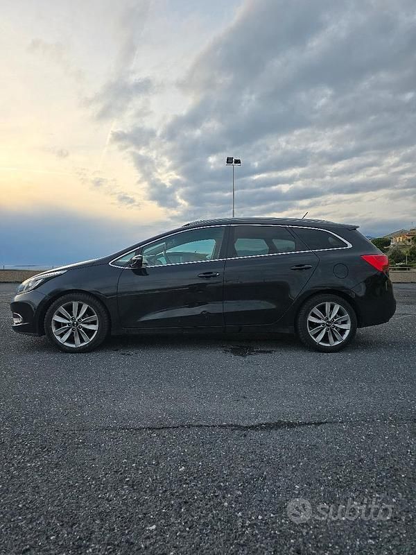 Nero Usata 2013 Kia Ceed Sportswagon Station wagon | 4000 € (Super prezzo) - Immagine 1/4