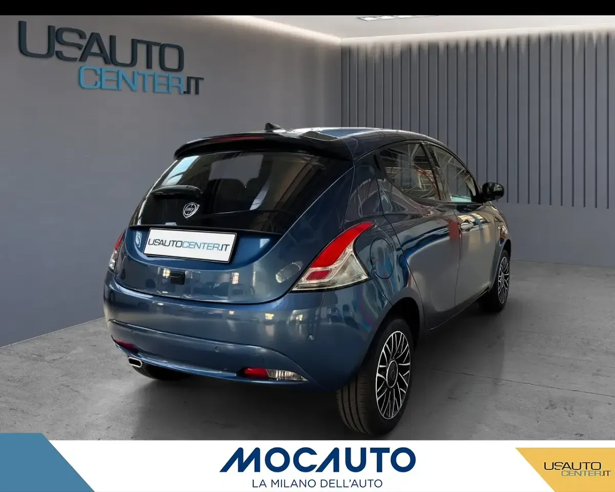 Usata Lancia Ypsilon Gold 70 CV (51 kW) 2023 Blu/azzurro Utilitaria